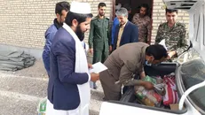 ۱۰۰ بسته ارزاق به همت گروه جهادی دانشگاه علوم قضایی میان خانواده‌های نیازمند توزیع شد