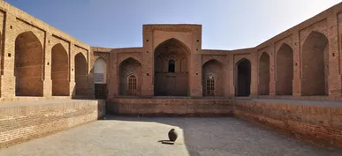 آغاز مرمت کاروانسرای جهانی سرایان در خراسان جنوبی