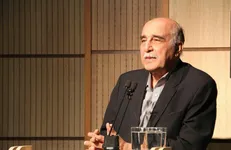 لطفا در خانه بمانید / مردم به توصیه های پزشکی برای مقابله با کرونا توجه کنند