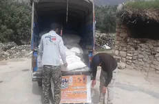 بسیج دانشجویی دانشگاه آزاد ایذه ۳۰۰ بسته غذایی بین نیازمندان توزیع کرد