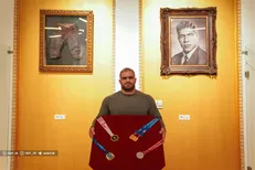 اهدای ۴ مدال بین المللی امین میرزازاده به موزه افتخارات کشتی ایران