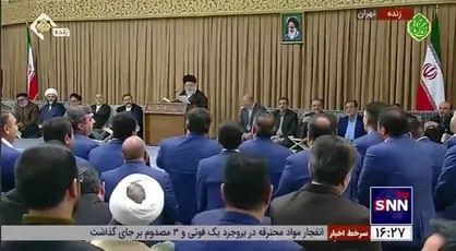 اجرای تواشیح جمعی از اعضای گروه&zwnj;های بشارت، سبحان و فلق در حضور رهبر انقلاب در محفل انس با قرآن کریم در حسینیه امام خمینی (ره)