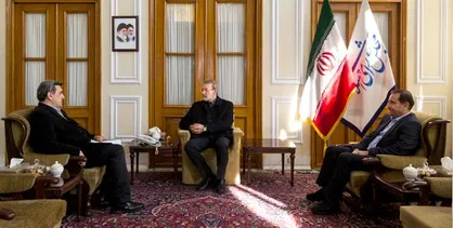 تهران ۳ هزار اتوبوس نیاز دارد/ تاکید لاریجانی بر حل معضل ترافیک و آلودگی هوای پایتخت