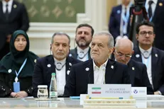 پزشکیان: منطقه ما می‌تواند از بازار انرژی به شبکه تولید تبدیل شود/ بنادر ایران می‌تواند منطقه آسیای مرکزی را به اروپا و آسیای جنوبی متصل کند + فیلم