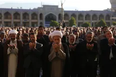 حل مشکلات کشور مستلزم دفع شر دشمن است