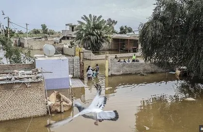 ارسال ۸۰ دستگاه ماشین آلات راهداری برای رفع مشکلات سیلاب خوزستان