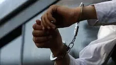 خانم دکتر قلابی در گرگان دستگیر شد/ مداخلات زیبایی و درمان در خانه