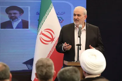 وزیر نیرو: رئیس&zwnj;جمهور دستور راه&zwnj;اندازی ۶۰۰ مگاوات برق تولیدی نیروگاه&zwnj;های خورشیدی را صادر کرده&zwnj;اند