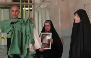 این مانتوی سوخته شده زینب منه/ این لباس‌ها تنها چیزیه که از دخترم مونده