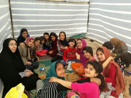 حال خوب جهادگران دانشجو با حضور در کنار مردم زلزله زده + تصاویر