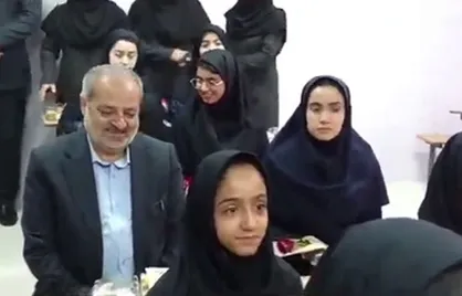 حضور وزیر آموزش و پرورش در یکی از کلاس&zwnj;های درس همزمان با جشن جوانه&zwnj;ها ویژه آغاز سال تحصیلی