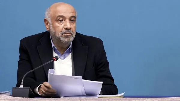وزیر تعاون: برنامه‌ای برای محدود شدن عرضه کالابرگ به فروشگاه‌های زنجیره‌ای نداریم