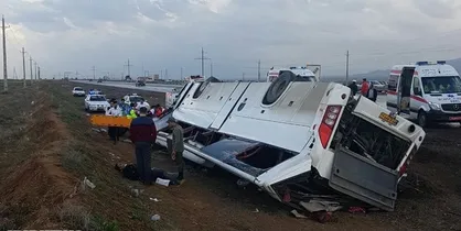 ۴۲ نفر بر اثر واژگونی اتوبوس مصدوم شدند