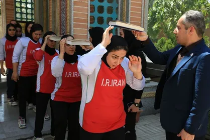 برگزاری مراسم بدرقه تیم ملی والیبال نشسته بانوان در کنار مزار شهید گمنام