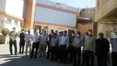 جمعی از بازنشستگان بیمارستان امام خمینی (ره) کرج تجمع کردند + فیلم
