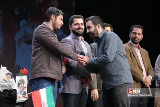 هنرمند برگزیده جبهه فرهنگی انقلاب