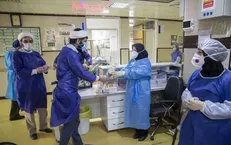 تصاویری تکان‌دهنده از غسل جانباختگان کرونایی توسط روحانیون جهادی/ وقتی نوبت به غسل دادن یک غسال می‌رسد!