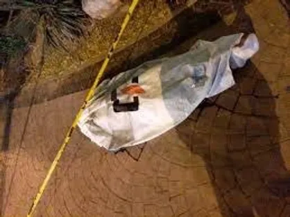 عبور غیر مجاز عابر از عرض بزرگ&zwnj;راه حادثه آفرید/ یک عابر پیاده در برخورد سانتافه با وی فوت کرد
