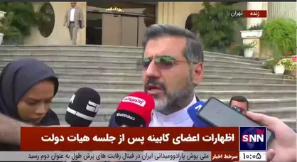 پاسخ وزیر ارشاد به سوالی درباره فعالیت بازیگرانی که &laquo;کشف حجاب&raquo; کردند: امکان فعالیت برای کسانی که قانون را رعایت نمی&zwnj;کنند فراهم نیست