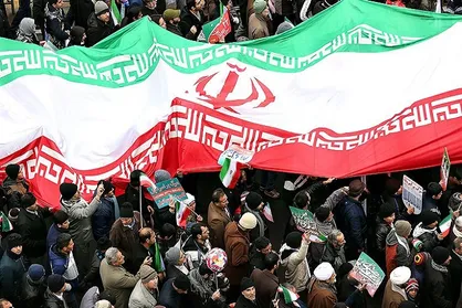 دانشجویان دانشگاه شهیدباهنر کرمان در راهپیمایی ۲۲ بهمن شرکت می&zwnj;کنند