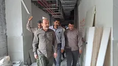 بازدید استاندار هرمزگان از پروژه‌های بیمارستان و نهضت ملی مسکن میناب/خط و نشان دوستی به پیمانکاران پروژه‌های نهضت ملی مسکن