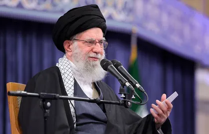رئیس جمهور آمریکا گفته آمریکا ۴۷ سال است که نتوانسته جمهوری اسلامی را از بین ببرد. این اعتراف خوبی است. من می&zwnj;گویم تو هم نخواهی توانست
