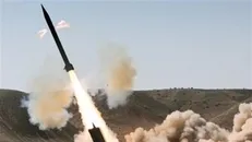 اصابت دقیق ۴ موشک یمنی‌ها به پایگاه سعودی‌ها در عسیر