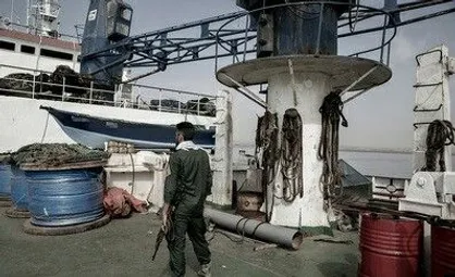اقدامات ویژه دستگاه قضایی هرمزگان برای جلوگیری از خام فروشی مواد معدنی و حمایت از تولید ملی/توقیف دو فروند کشتی حامل ۱۰۰هزارتن سنگ آهن قاچاق