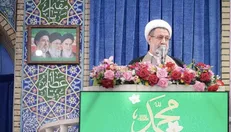 امام جمعه کرمان: مردم مبعوث ایران فرضیه‌های غرب را به ابطال کشاندند