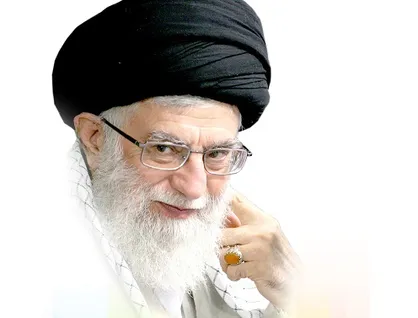 تبرک جستن رهبر انقلاب از تربت کربلای امام حسین (ع) +فیلم