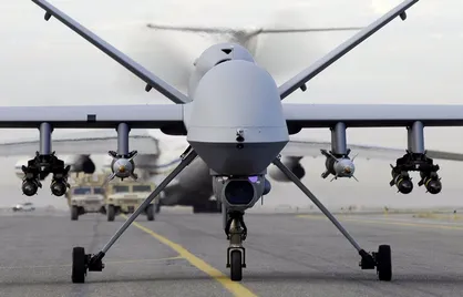 تصاویر منتشر شده از سرنگونی یک پهپاد آمریکایی از نوع MQ-۹ Reaper امشب بر فراز استان صعده در یمن