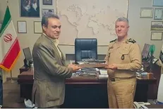 دیدار مدیرعامل بانک ملت با فرمانده کل نیروی دریایی ارتش