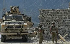ترامپ: ۸۶۰۰ نیروی آمریکایی در افغانستان می‌مانند