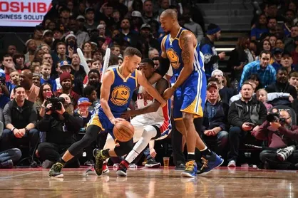 صعود گلدن استیت به فینال کنفرانس غرب NBA با درخشش کری