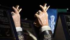 معاون هنری سازمان هوافضا: رویداد هنری «وعده صادق» حامل پیام اقتدار ایران به جهان است/ همسر «حسن طهرانی‌مقدم» تجلیل شد