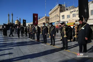 همزمان با سالروز شهادت حضرت فاطمه(س) از ساعت ۹ صبح دسته عزای خادمان و زائران حرم مطهر بانوی کرامت از مسجد امام حسن عسکری علیه السلام تا حرم مطهر حضرت معصومه سلام الله علیها برپا 