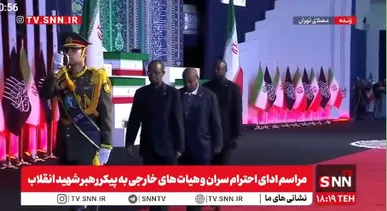 ادای احترام معاون وزیر خارجه تانزانیا به پیکر رهبر شهید انقلاب + فیلم