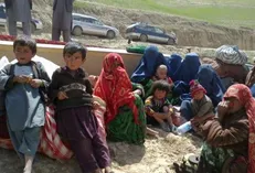 آواره شدن بیش از ۳۷۵ هزار افغانستانی در سال ۲۰۱۹