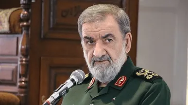 محسن رضایی: ملت پیروز و سرافراز ایران، شیاطین جهان را به زانو درآوردند و هیمنه آنان را درهم شکستند + عکس