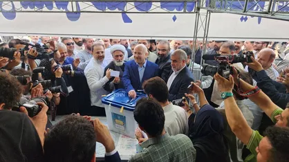 قالیباف رای خود را به صندوق انداخت
