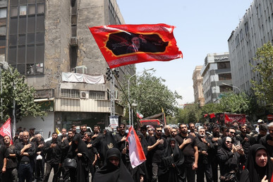 به وقت کشوردوست و صبح عاشورا /  شور و اشک در مقتلِ «آقای شهید ایران» که با خون امضا شد + عکس و فیلم