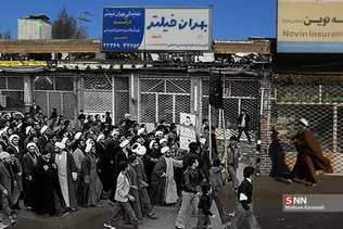 روز نوزدهم دی ماه، یادآور حماسه بزرگ و با شکوهی است که برگ دیگری از کتاب زرین انقلاب اسلامی را رقم زد. 19 دی سالروز قیام خونین مردم قم است؛ همان روزی که در تاریکی استبداد و ستم روزنه ها را به سوی روشنایی گشود و روند انقلاب را به گونه ای شکل داد که طومار دو هزار و پانصد ساله نظام شاهنشاهی در مدت زمان کوتاهی در هم پیچیده شود. این روز بزرگ و به یاد ماندنی را گرامی می داریم و بر شهیدان و ایثار گران این حماسه جاوید درود می فرستیم .