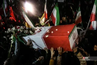 مراسم وداع با پیکر شهدای ناوشکن دنا در میدان تجریش تهران