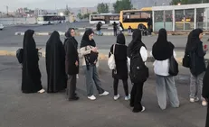 انتظار بیش از یک ساعته شهروندان برای اتوبوس در خط فردیس کرج + فیلم