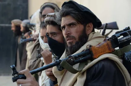کشته و زخمی شدن ۲۰ عضو طالبان در درگیری با نظامیان افغانستانی