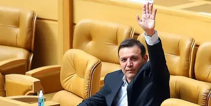 عزل &laquo;عزیزی&zwnj;خادم&raquo; از ریاست فدراسیون فوتبال