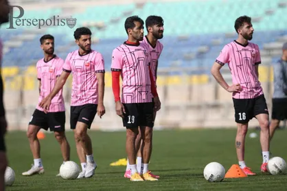 اعتصاب واتس آپی ادامه دارد؛ تمرین پرسپولیس باز هم به تعویق افتاد