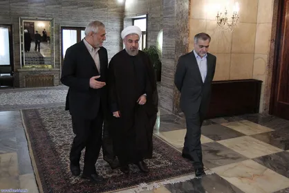 پدر حقوق&zwnj;های نجومی در دانشگاه تهران چه می&zwnj;کند؟/ قانون پایستگی صفدر حسینی!