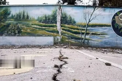 هشدار رئیس بخش زلزله&zwnj;شناسی مرکز تحقیقات راه، مسکن و شهرسازی درباره تخلیه شهرک نیروی هوایی و ۴۰ مدرسه در اصفهان بر اثر فرونشست زمین
