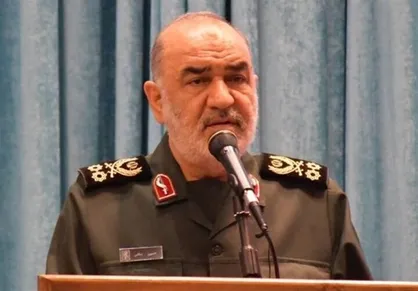 فرمانده کل سپاه وارد مرز مهران شد